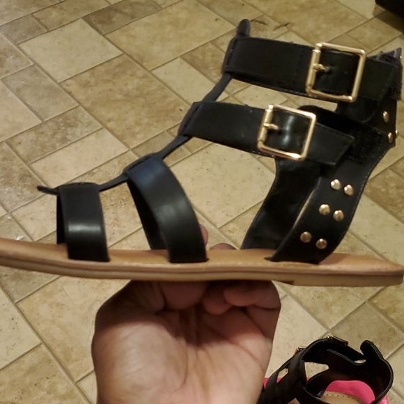 Sandals - Picture 3 of 4